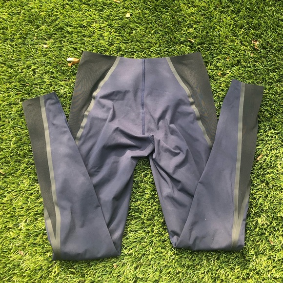 Spanx Mesh Contoured Active Leggings / Lapis Night - Picture 9 of 10